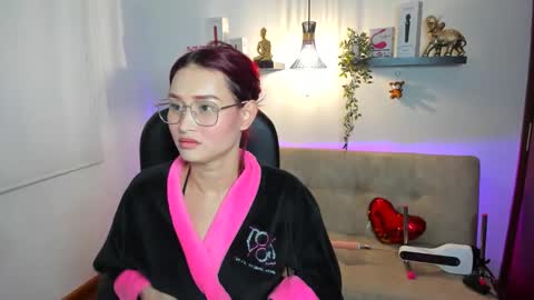 naomy online show from May 19, 1:56 am