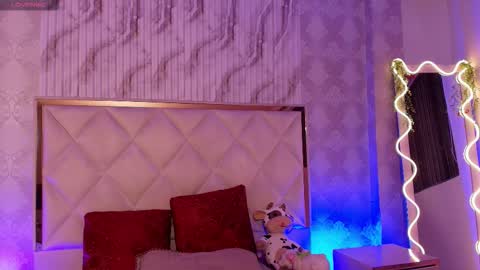 Naomy  online show from February 1, 3:14 am