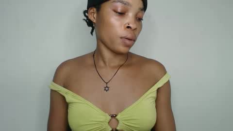 bella online show from November 11, 11:18 pm