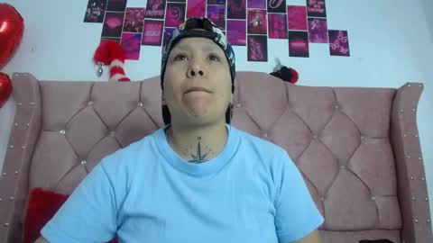 nat_evans8 online show from March 18, 3:01 am