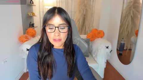 Natalia Leon online show from October 6, 5:36 am