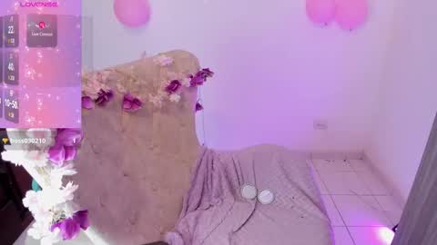 Snapshot of nataliahenao_69 chatting on October 23, 2:18 pm Nataliua Henao online show from October 23, 2:18 pm