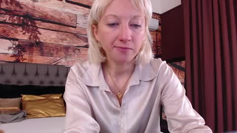 Natalie online show from April 4, 5:47 am