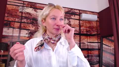 Natalie online show from February 3, 6:51 am