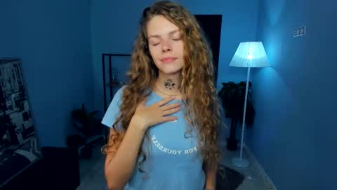 Snapshot of nataly_hello chatting on October 21, 5:12 am Natalie online show from October 21, 5:12 am