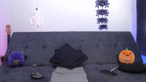   online show from October 19, 6:01 pm