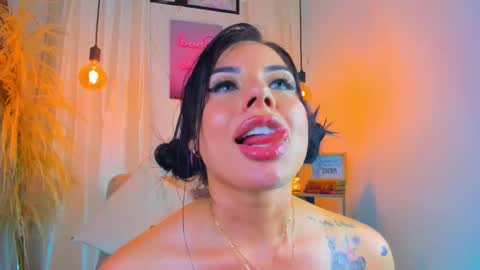       online show from March 9, 11:46 pm