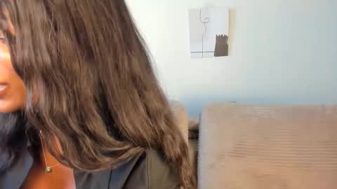 Natassia Dreams online show from April 19, 11:40 pm