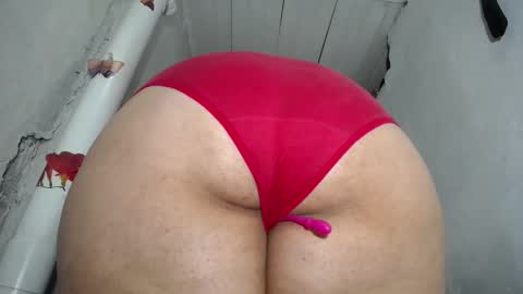 Snapshot of nattasha_foxx chatting on October 10, 1:00 am natalia online show from October 10, 1:00 am