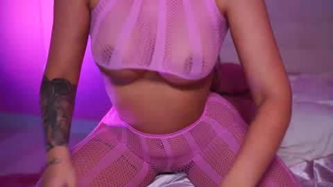 Snapshot of natydesiree chatting on March 2, 10:45 am Naty online show from March 2, 10:45 am