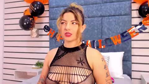 Naty  online show from October 23, 9:59 pm