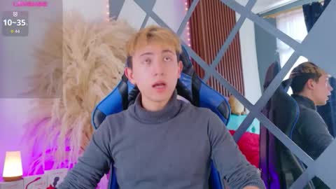 Christopher  Chris online show from February 9, 4:54 pm