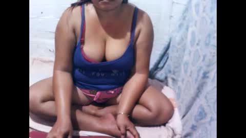 Hannah online show from April 16, 7:03 pm