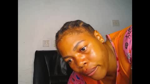 Snapshot of naughty_cunt0 chatting on October 23, 10:06 am Amara online show from October 23, 10:06 am