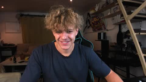 Snapshot of naughty_nik43 chatting on September 20, 6:33 pm Nik online show from September 20, 6:33 pm