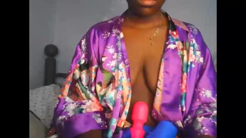 naughty_nilla online show from October 1, 7:40 am