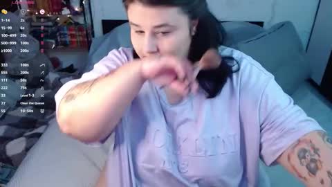 Chris online show from November 2, 6:24 am