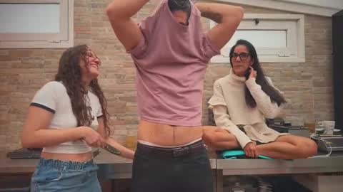 ANDREA STEPH  MIKE online show from October 21, 9:03 am