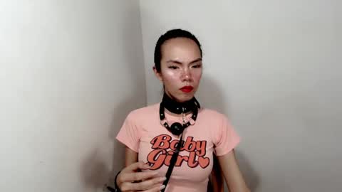 naughtypetiteangel online show from November 5, 5:31 am