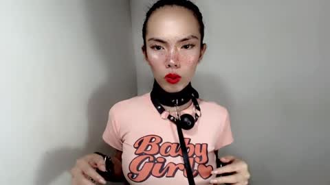 naughtypetiteangel online show from November 26, 12:52 am