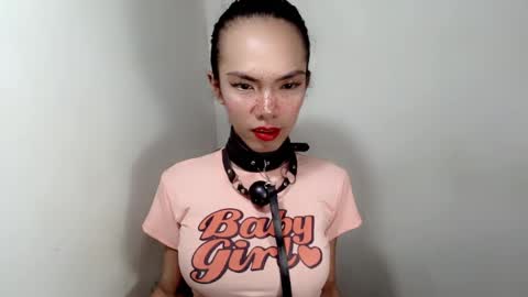 naughtypetiteangel online show from November 16, 11:40 pm