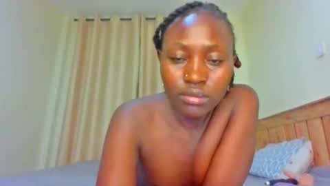 naughtyqueen12 online show from November 2, 2:28 pm