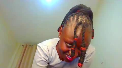 naughtyqueen12 online show from September 15, 7:04 pm