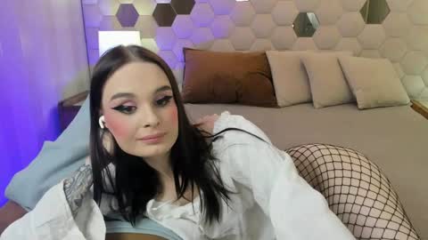 naughtyylory online show from March 7, 9:20 am