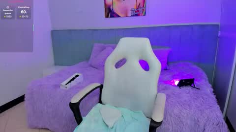 Angela  online show from November 6, 6:33 pm