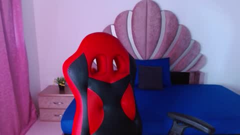 naya_fox1 online show from February 12, 5:49 pm