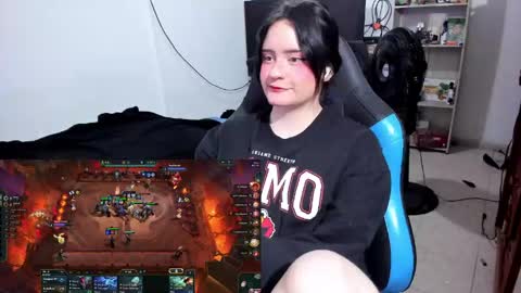 Geek Nicole    im Neeko UwU online show from March 1, 1:54 am