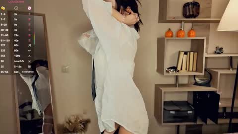 Vicky and Beatrice online show from February 16, 7:34 pm