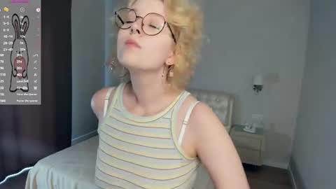nelly_gloss online show from July 16, 7:44 am