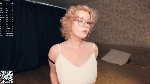 nelly_gloss online show from June 20, 9:15 am