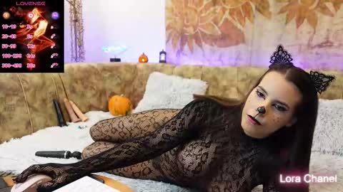 Nenette online show from October 30, 6:19 pm