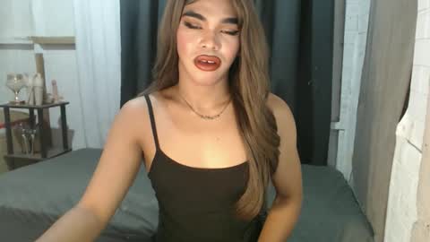 neomi online show from October 7, 1:29 pm