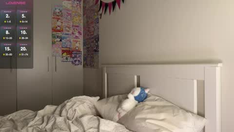 maeve  online show from April 4, 6:59 pm