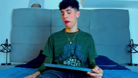  NeoRaptis  jhonatan  online show from March 12, 8:41 pm