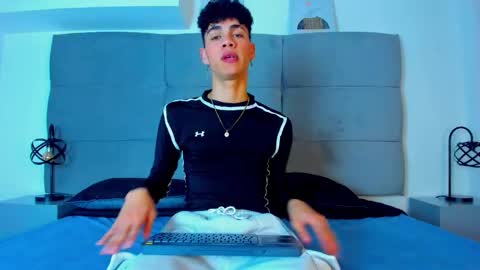  NeoRaptis  jhonatan  online show from February 18, 8:36 pm