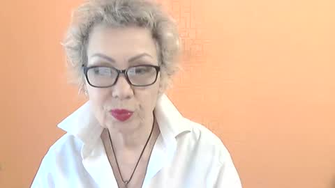 NessyJenixs online show from March 25, 9:05 am