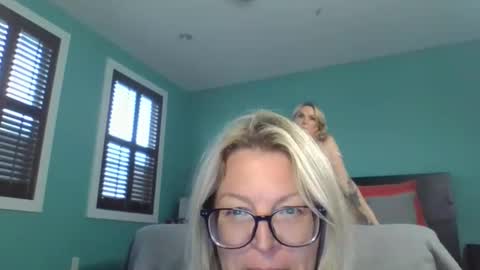 nextdoorblondes online show from January 12, 10:50 pm