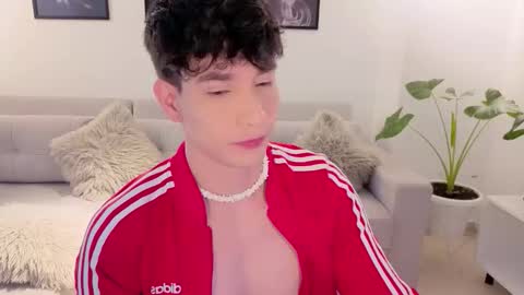   online show from March 14, 9:52 pm