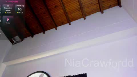 niacrawfordd online show from May 10, 4:52 am