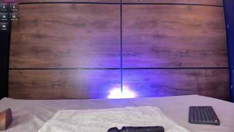 Nia  online show from December 18, 6:03 pm