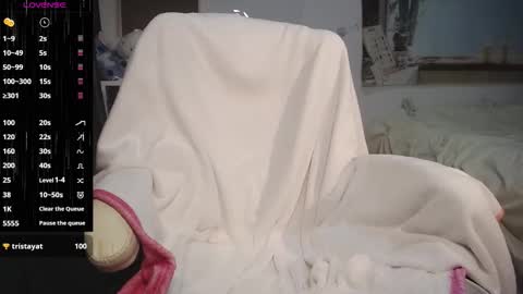 Belle online show from October 10, 1:28 pm