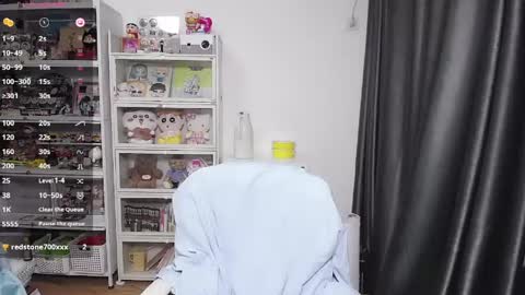 Belle online show from June 3, 2:33 pm