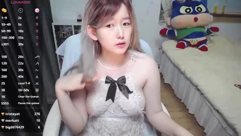 Belle online show from February 15, 7:51 am