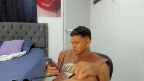 nick_master2 online show from May 19, 5:03 am