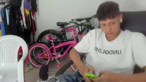 nick_master2 online show from May 3, 6:19 am