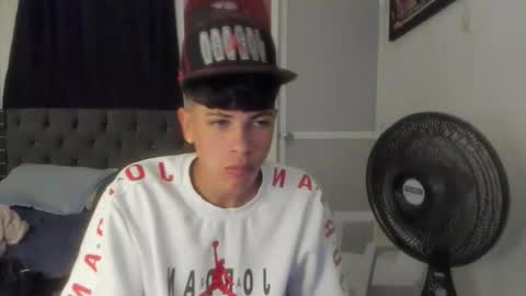 nick_master2 online show from May 18, 4:40 am